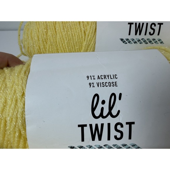 Lil Twist Baby Yarn Yellow 4 Skeins 380yds 6oz Each - Picture 4 of 8